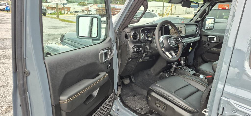 2024 Jeep Wrangler 4-Door Sahara - Photo 25