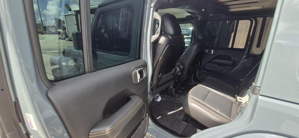 2024 Jeep Wrangler 4-Door Sahara - Photo 40