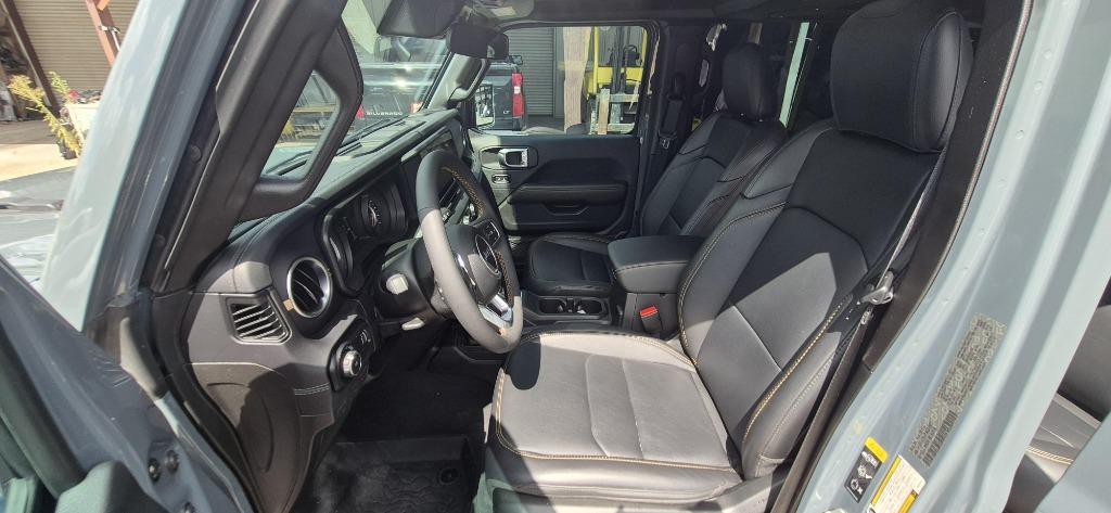2024 Jeep Wrangler 4-Door Sahara - Photo 35