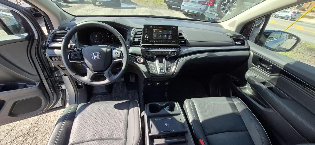 2025 Honda Odyssey Elite - Photo 13