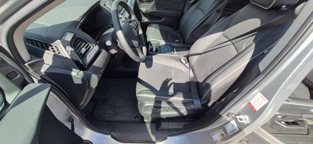 2025 Honda Odyssey Elite - Photo 12